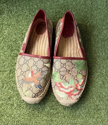 Gucci GG Supreme Tian Espadrilles Vibrant Hummingbird Floral Motif Women s Flats