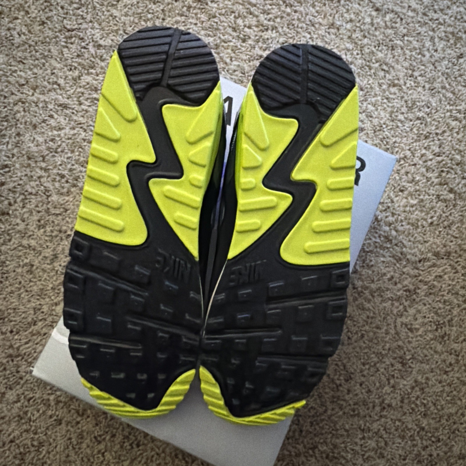 Size 12 - Patta x Nike Air Max 90 SP Cyber image 3