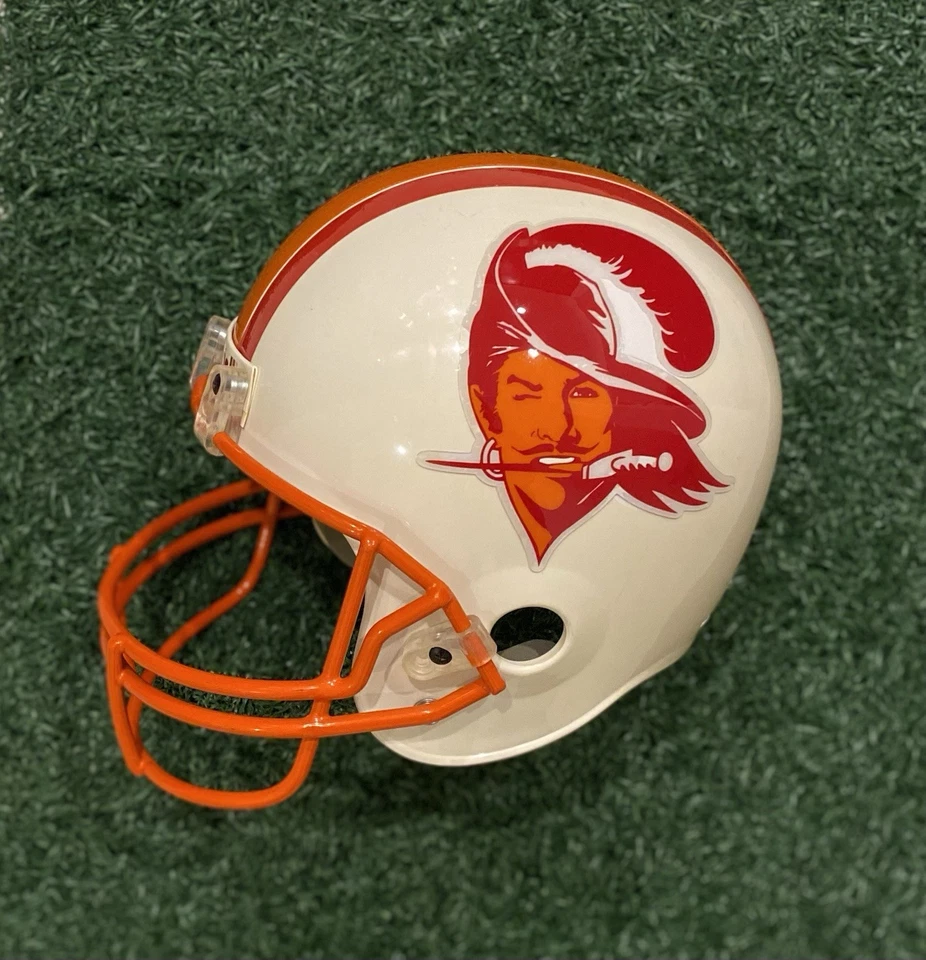 20 世纪 90 年代早期 TAMPA BAY BUCCANEERS 仿制品头盔 - 中号外壳 - 正装 — 第 3/4 张图片