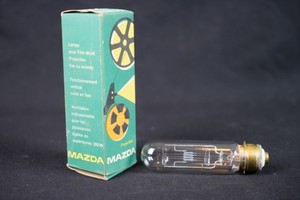 Mazda 130V - 250W Einspritzlampe. P28 - 650. Mit Originalkarton.