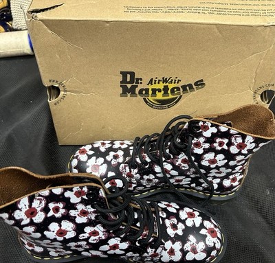 NEW Dr. Martens Limited Edition Air Walk Size 8 Women s