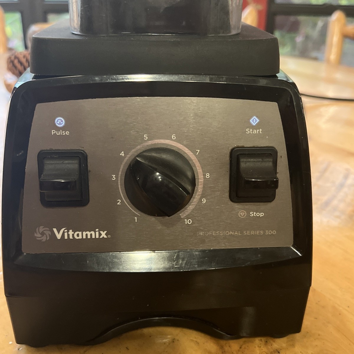バイタミックス　Professional Series 300 Review of the Vitamix Professional Series 300 Blender - YouTube