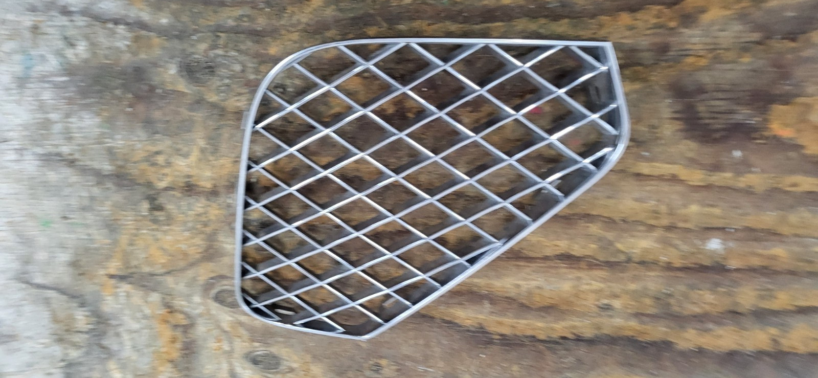 2019-2020 BENTLEY CONTINENTAL GT FOG LIGHT COVER PASSENGER SIDE USED OEM *DC9119