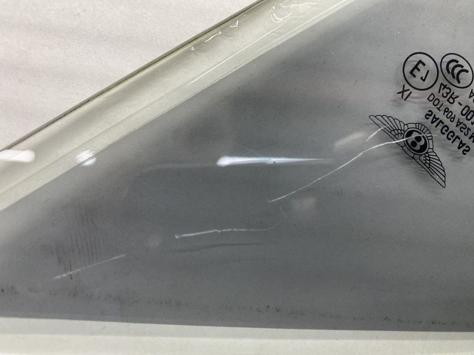 2011-2018 BENTLEY FLYING SPUR FRONT RIGHT QUATER WINDOW GLASS PANEL 43R-001001