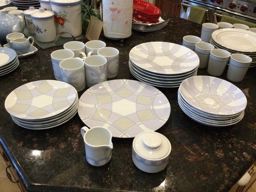 Art Deco Studio Nova Service for 6 "Truck" Dinnerware plus Accessories - Picture 4 of 15
