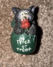 Vintage 1993 THT BEAR Halloween Mini Figurine Trick Or Treat