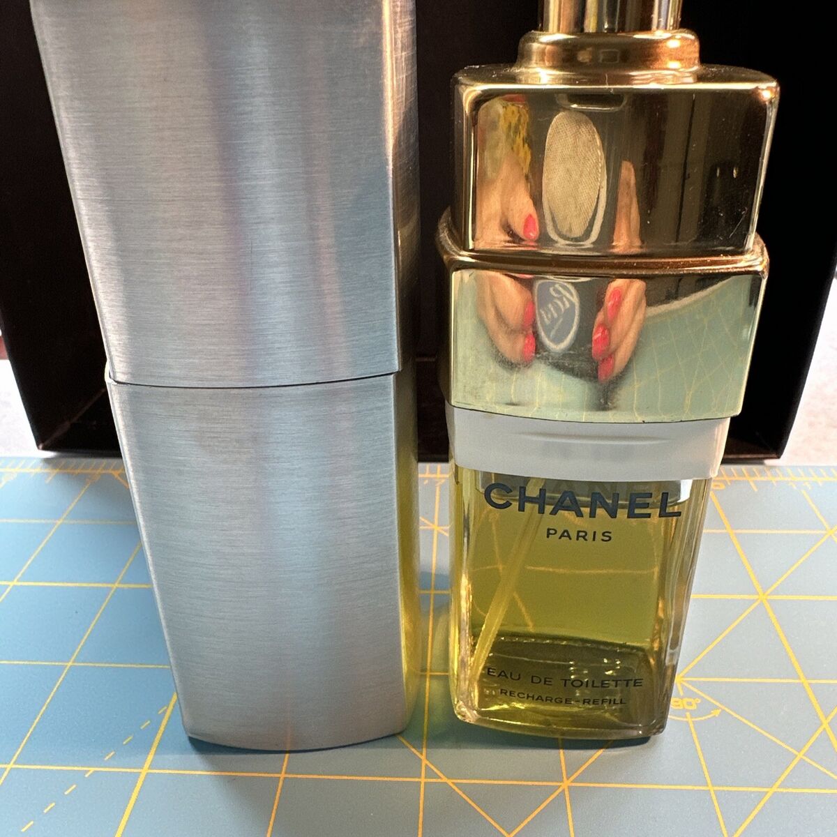 RARE VINTAGE CHANEL NO 19 EAU DE TOILETTE SPRAY 3.4 OZ RARE VINTAGE CHANEL NO 19 EAU DE TOILETTE SPRAY 3.4 OZ