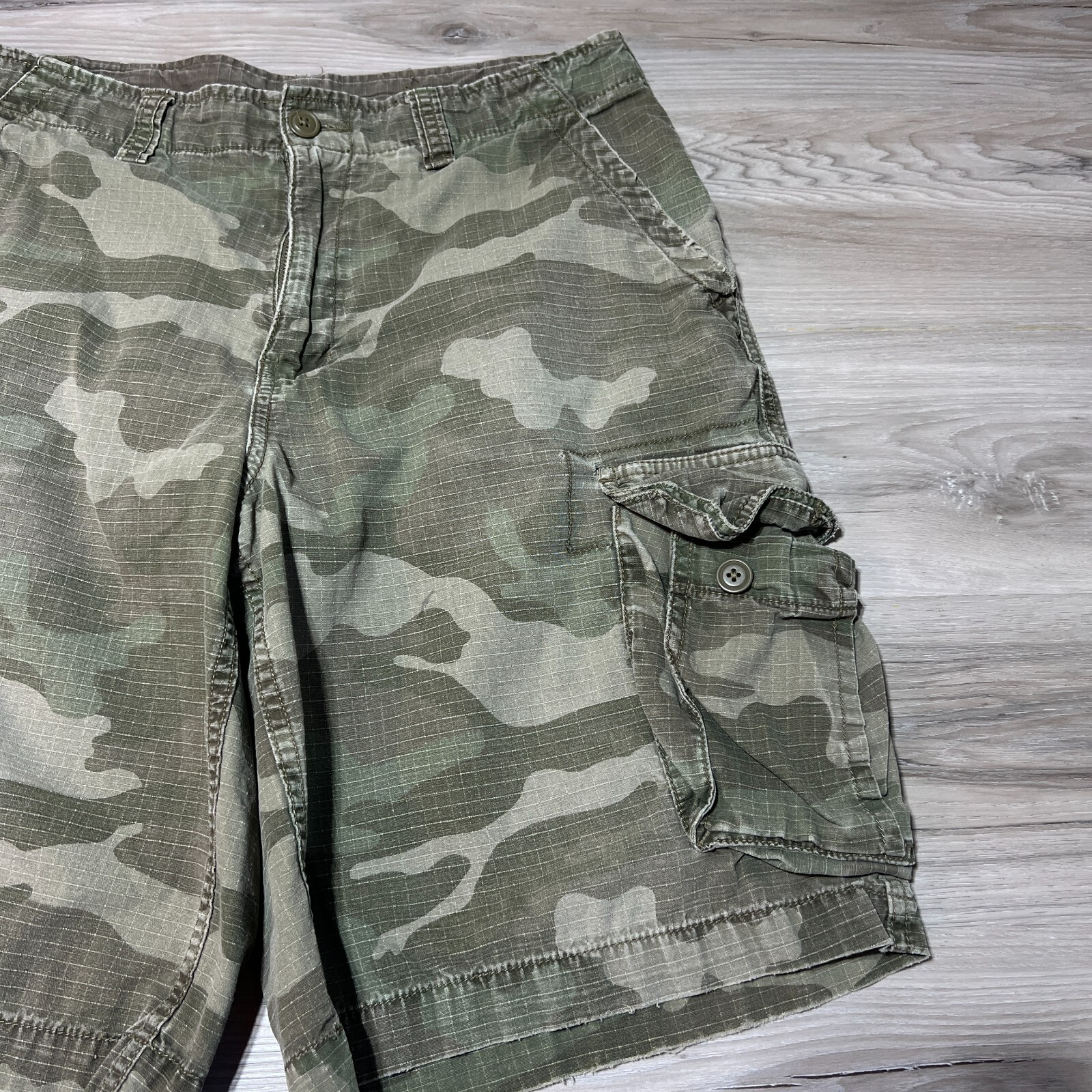 Faded Glory Camouflage Cargo Shorts Mens 30 Green Camo Pockets Hiking