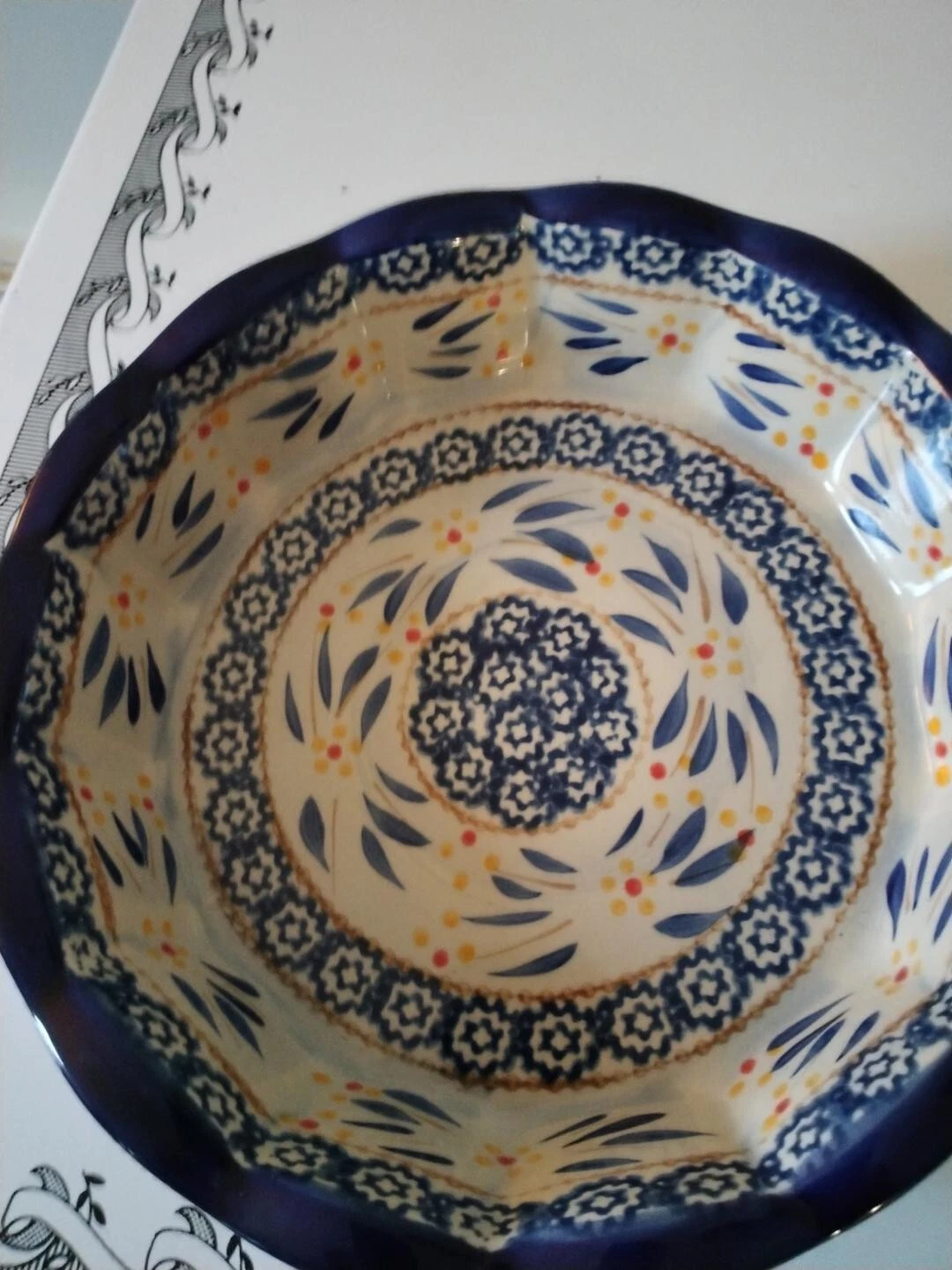 New Temptations Old World Blue 9" Scalloped Round Pie Plate Beautiful! NEW