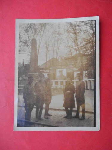 Germany 1945 USSR woman officer in uniform near portrait Stalin. Real photo WWII - 第 1/2 張圖片