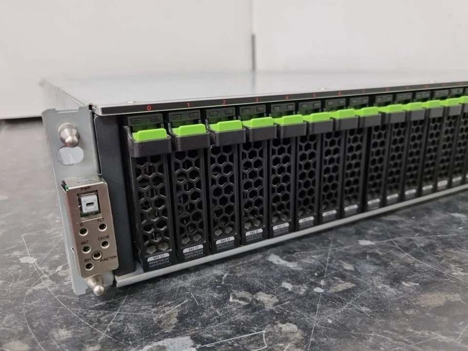 Fujitsu Eternus DX200 S3 24-Bay Disk Storage 2x CA07662-D121 16G FC Controller - Image 2 of 4