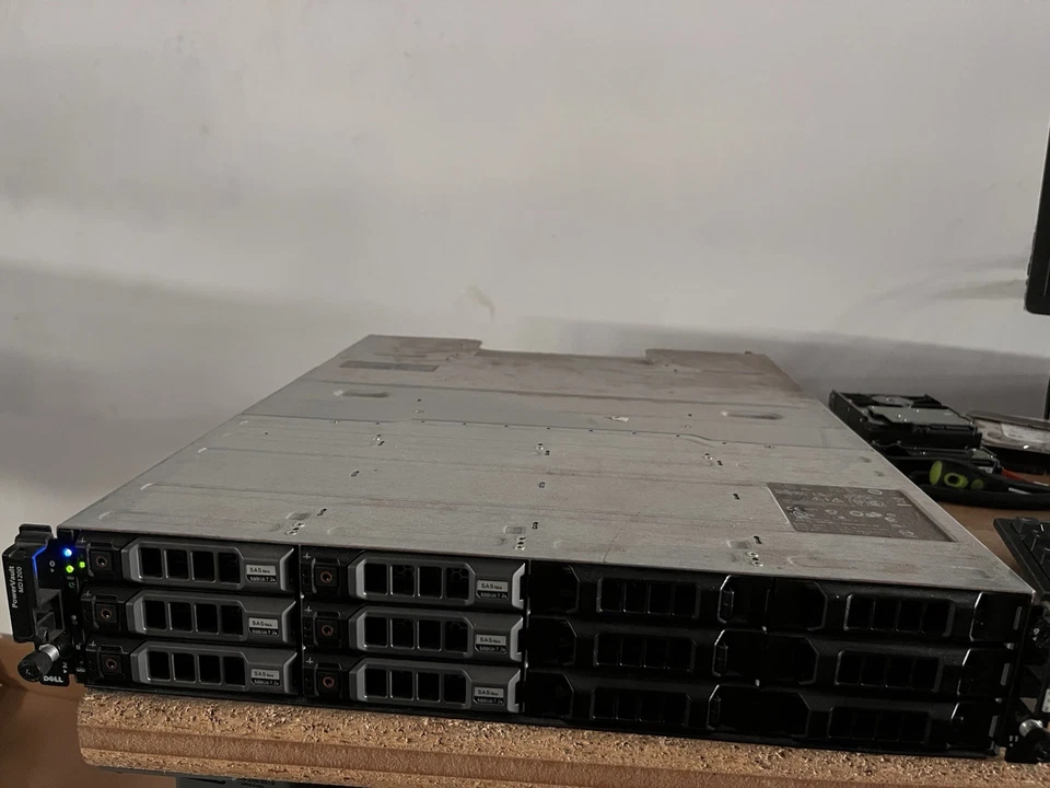 Dell PowerVault MD1200 12-Bay 6Gb SAS Storage Array - Dual EMM/PSU - getestet - Bild 2 von 4