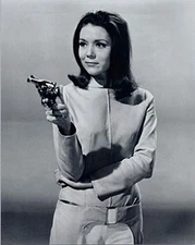 Diana Rigg as Emma Peel pointing gun The Avengers 8x10 photo