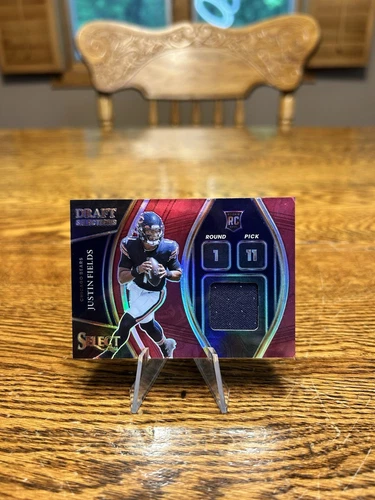 Justin Fields 2021 Panini Select Draft Selections Jersey Prizm RC
