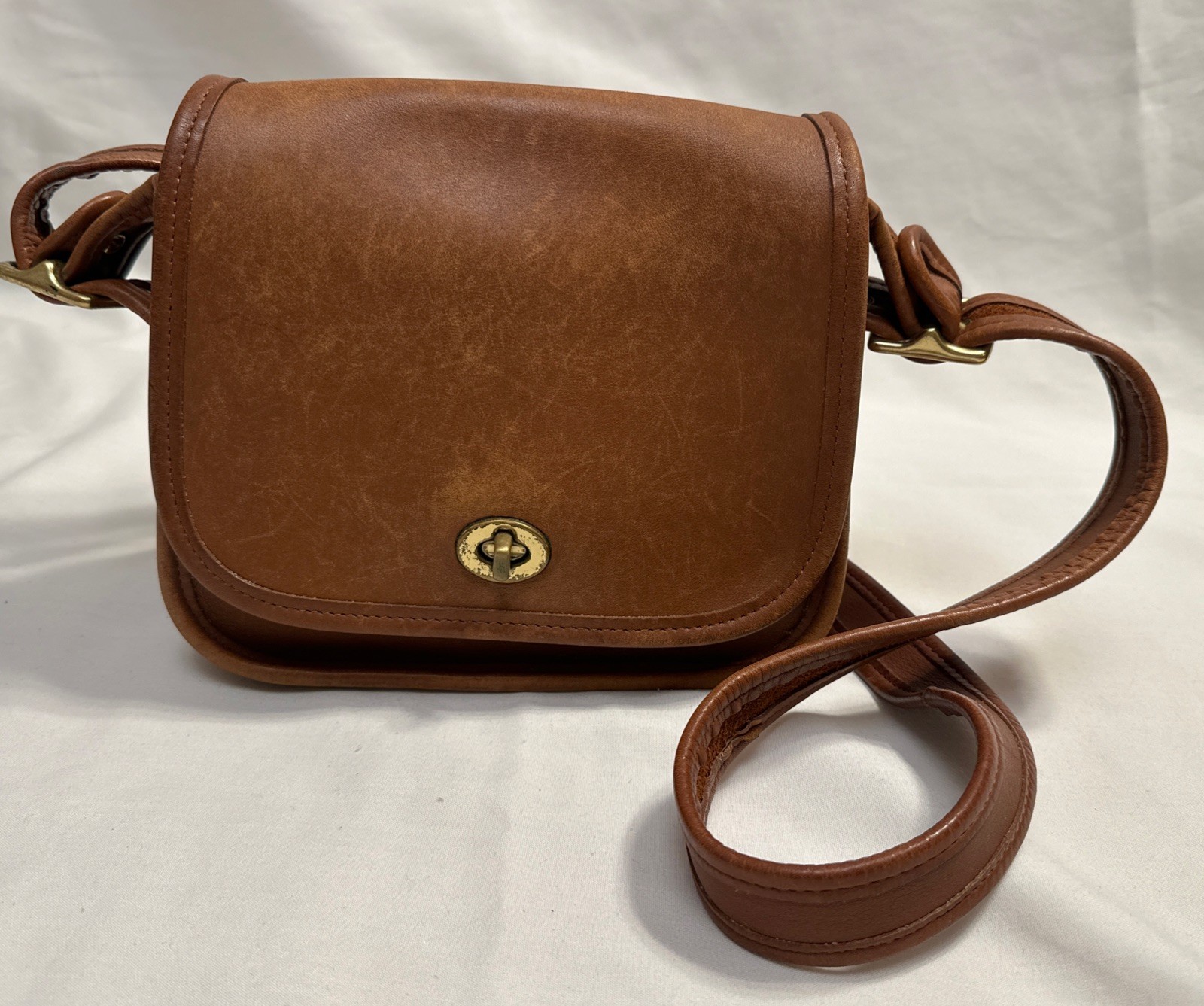 Vintage COACH Legacy /LEATHER Small Flap / Turnlock/S… - Gem