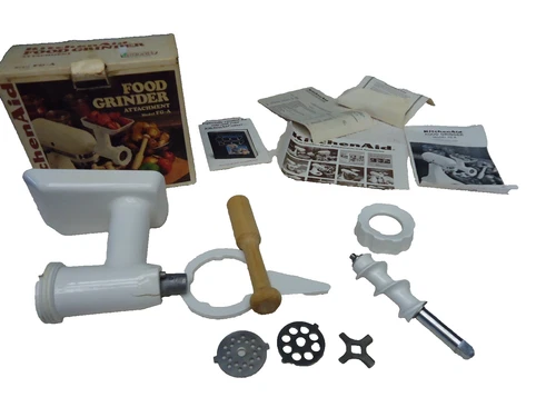 KITCHENAID FOOD / MEAT GRINDER ATTACHMENT FG-A ( has a crack ) ^