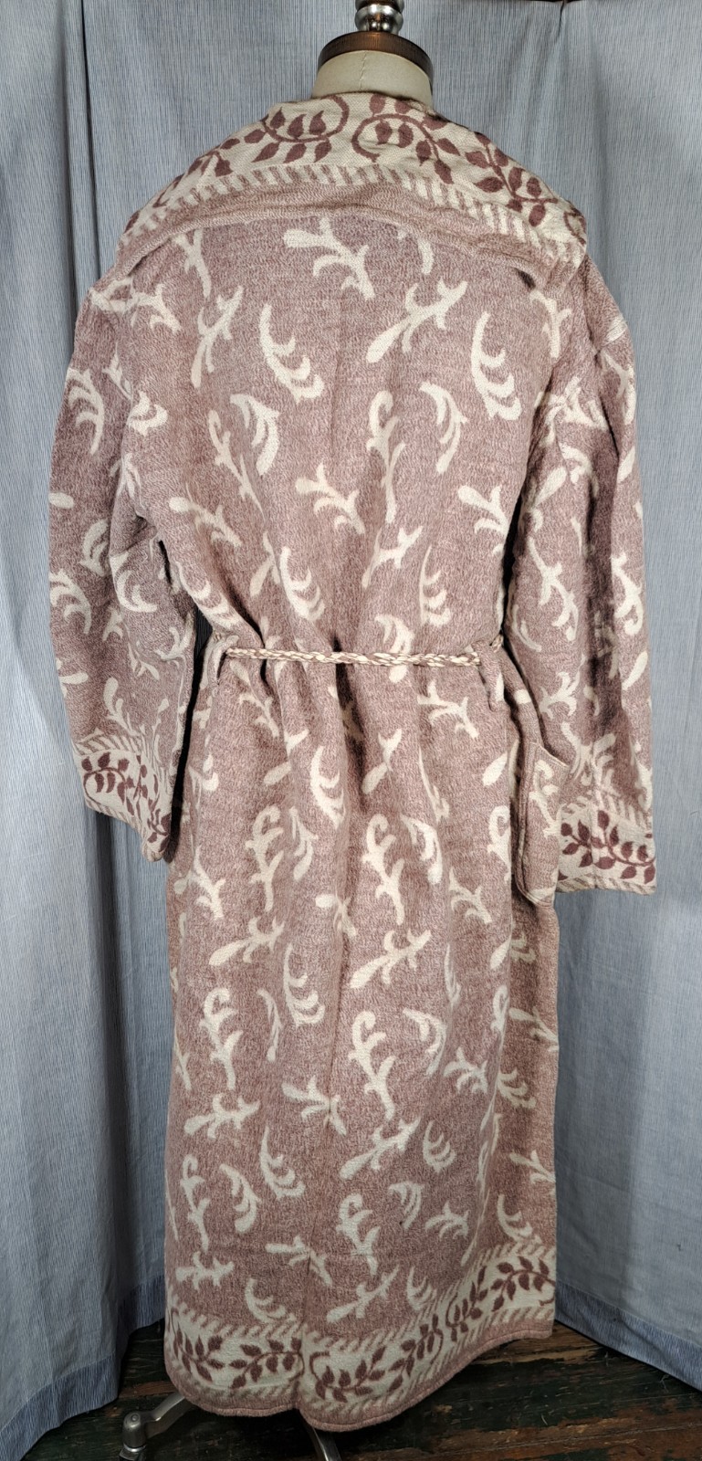 BEACON TYPE BLANKET ROBE WITH LEAF PATTERN - image 5