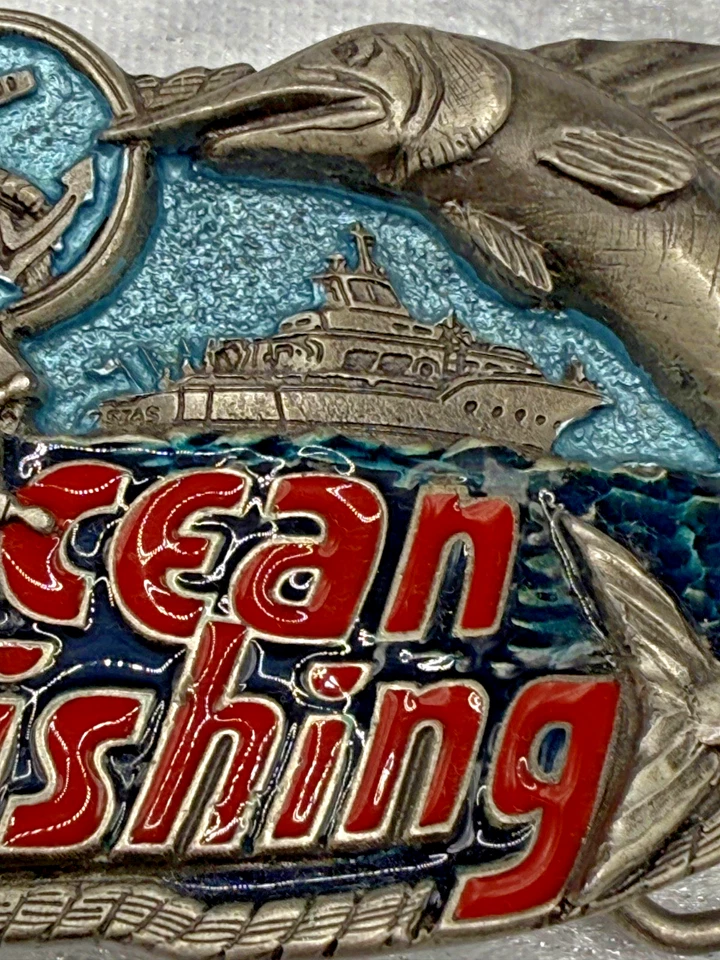 Cinturón de pesca vintage en el océano hebilla esmalte barco mar Foto 3 de 4