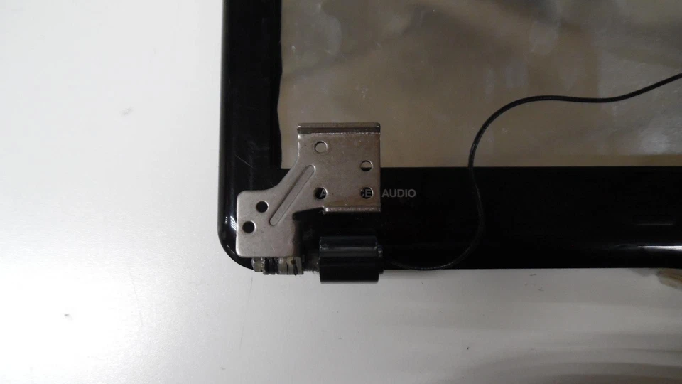 Tapa Cubierta LCD Original Toshiba Satellite A665-S6059 15.6" con Bisel Bisagras/Cables Foto 4 de 4