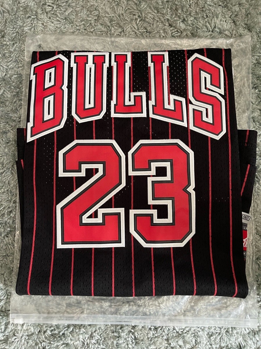 New With Tag Men's Jersey Bulls #23 Michael Jordan classic