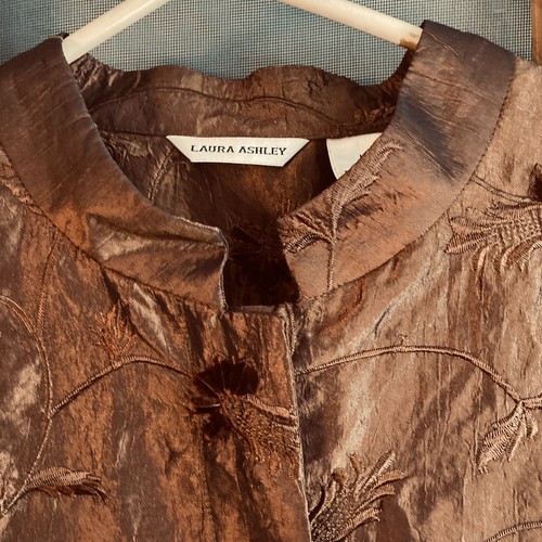 Chaqueta para mujer Laura Ashley, botones frontales ocultos, marrón brillante aspecto satinado talla L - Imagen 3 de 10