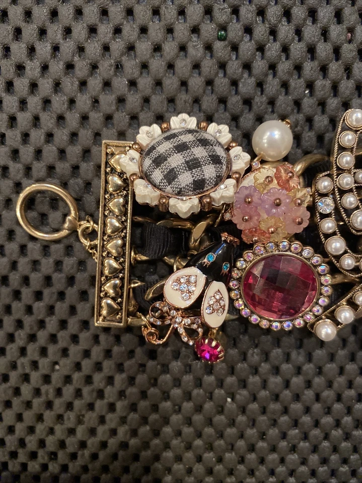 Pulsera Betsey Johnson Botones y Arcos Ratón Multi Guinga Dijes y Hilo Foto 2 de 4