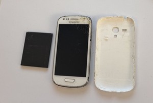 Samsung Galaxy S3 mini GT-I8190 Spender Display Defekt HauptPlatine Kamera Ok