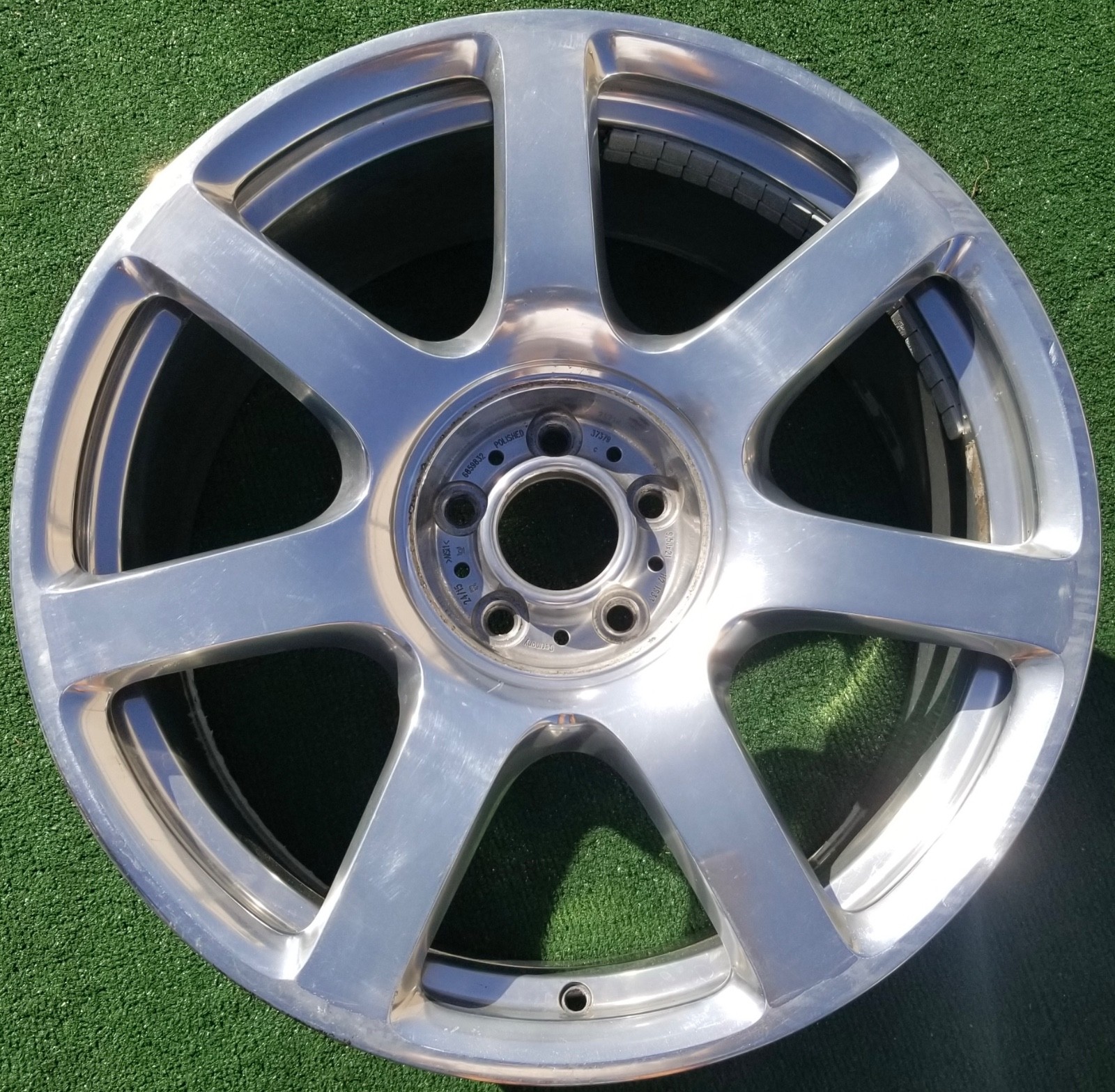 Rolls-Royce Wraith Rear Wheel P/N 6859832
