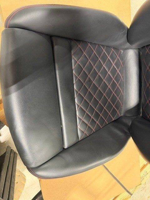 17-23 Audi R8 Front Sport Seat Pair Left & Right Diamond Red Stitched OEM