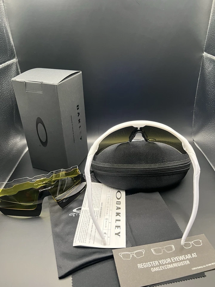 Oakley Radar EV Path Prizm Blue Lens Blue/ White Frame Sunglasses - Image 4 of 4