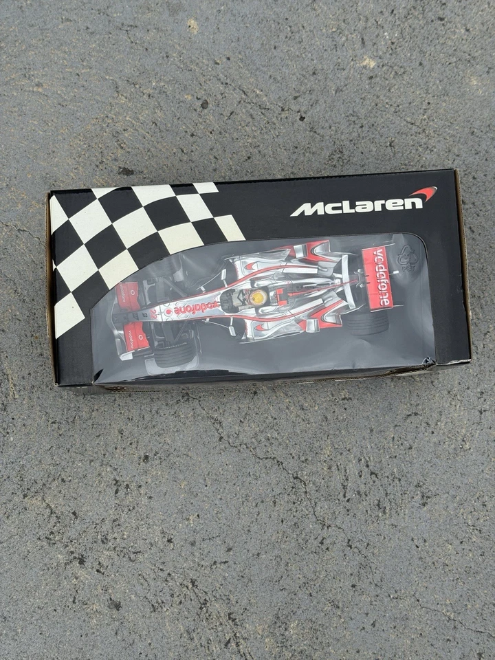 MINICHAMPS 1/18 Lewis Hamilton Vodafone McLaren Mercedes MP4-23 2008 Model - Image 2 of 4