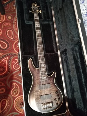 Schecter Hellraiser Extreme-5 String Bass  W/Original Hard-Shell Case