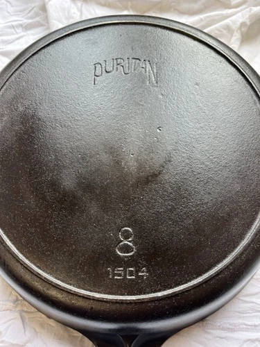Griswold Puritan #8 1504 Cast Iron Frying Pan Skillet