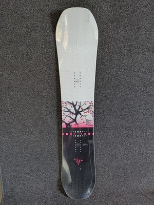 Rome SDS Royal Women's Snowboard 147 Cm New Japanese Cherry Blossom Tree *Rare*