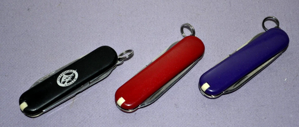 Lot of 3 Victorinox Swiss Army Classic SD Small Multitool Pocket Knife ~~ Great - Image 4 of 4