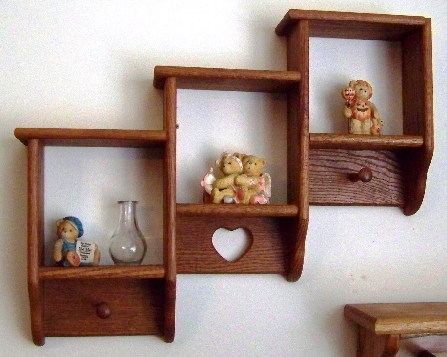 VINTAGE WOOD COUNTRY WALL MOUNT KNICK KNACK DISPLAY SHELF W/CUT OUT