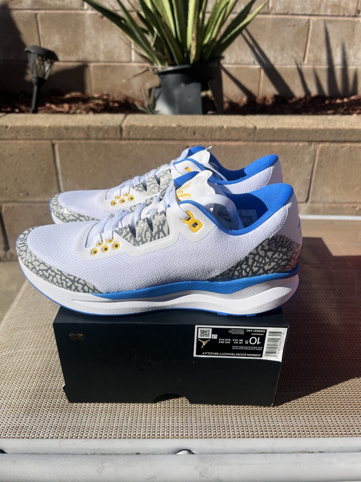 Jordan Zoom Tenacity 88 UCLA P Mens Size 10.5 DX6521-440