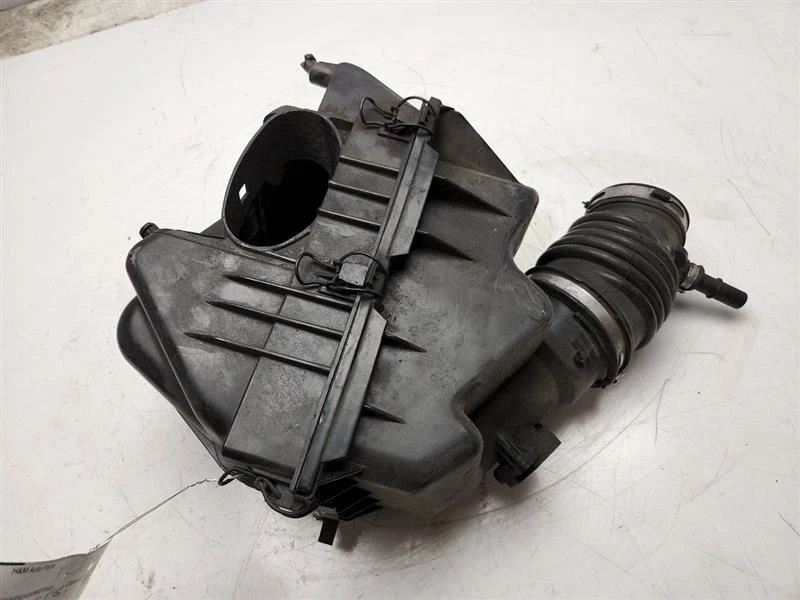 Purificador de aire Mazda 6 2009-2013 2,5 L bajas emisiones OEM L52013300B Foto 2 de 4