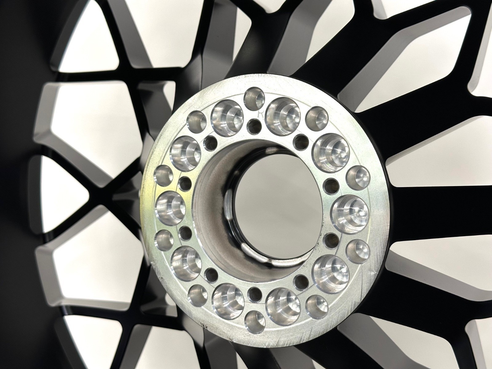 Lamborghini Huracan STO Rear Rim Center Lock Brand New OEM 4T3601017R