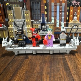 LEGO Batman Gotham City 76271 - Used 99% WITH MINIFIGURES AND INSTRUCTIONS