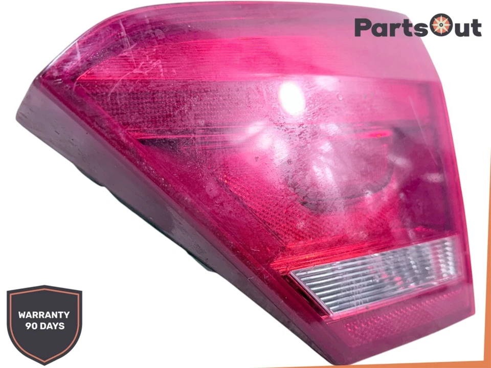 Luz trasera tapa maletero interior pasajero derecho Volkswagen Passat 12-15 OEM Foto 2 de 4