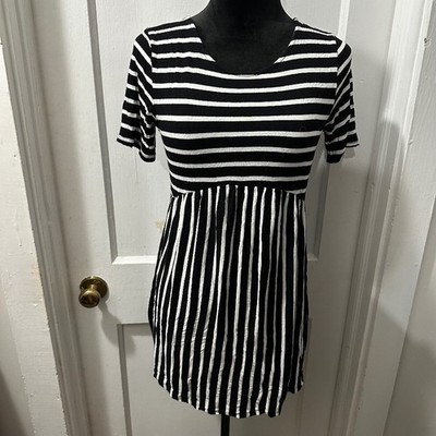 PinkBlush Black and White Striped Short Sleeve Top in S