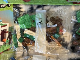 LEGO Minecraft 21134 The Waterfall Base May Be Missing Parts *Box Wear*