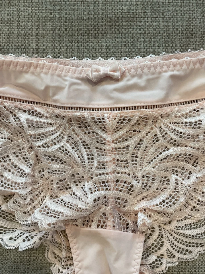 Panty de encaje favorecedor Vanity Fair para mujer talla US M rubor suave cintura elástica nueva Foto 4 de 4