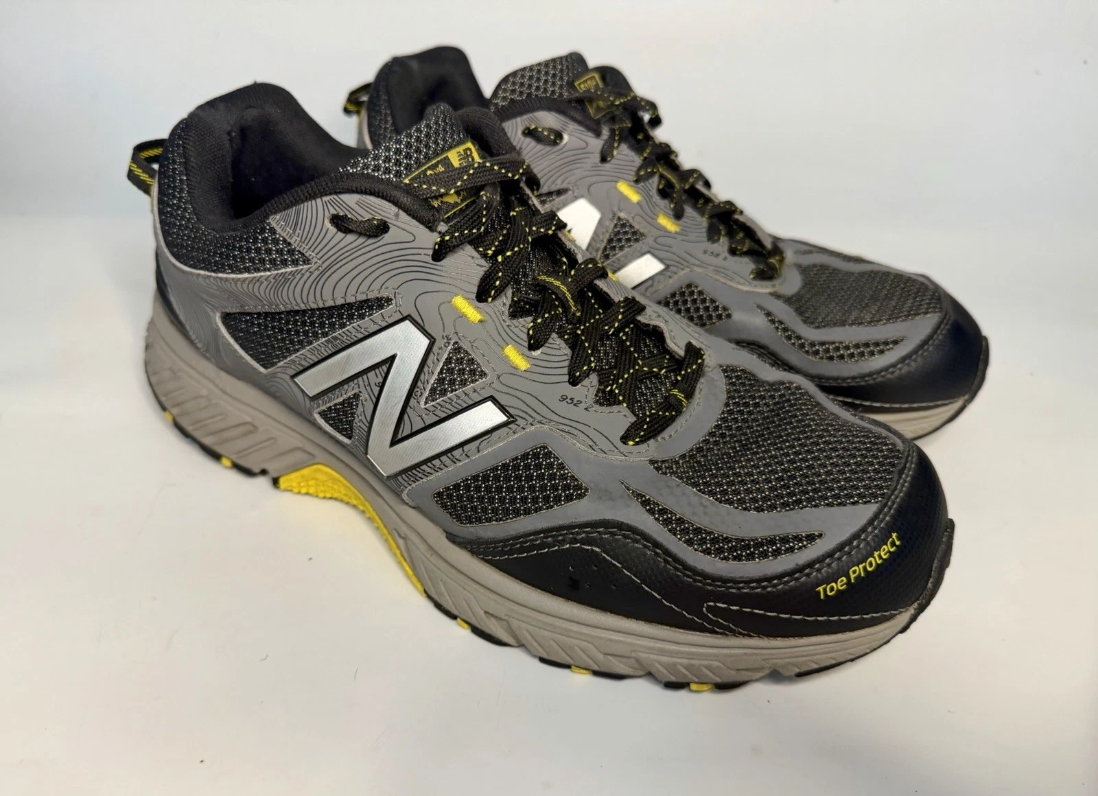 New Balance 510V5 All Terrain Mens 10 4E Trail Running Sneakers Black Grey