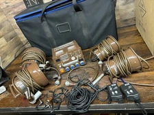 LOT Speedotron D402 power pack, 4 heads M11 & MW3R 2 PocketWizard case & case