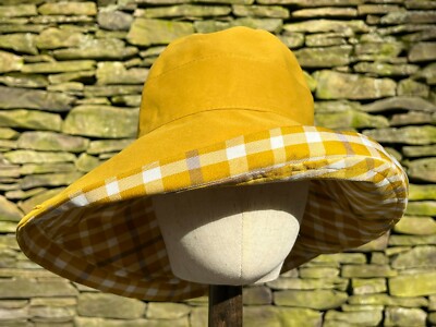 Wide Brim Reversible Plaid Bucket Hat