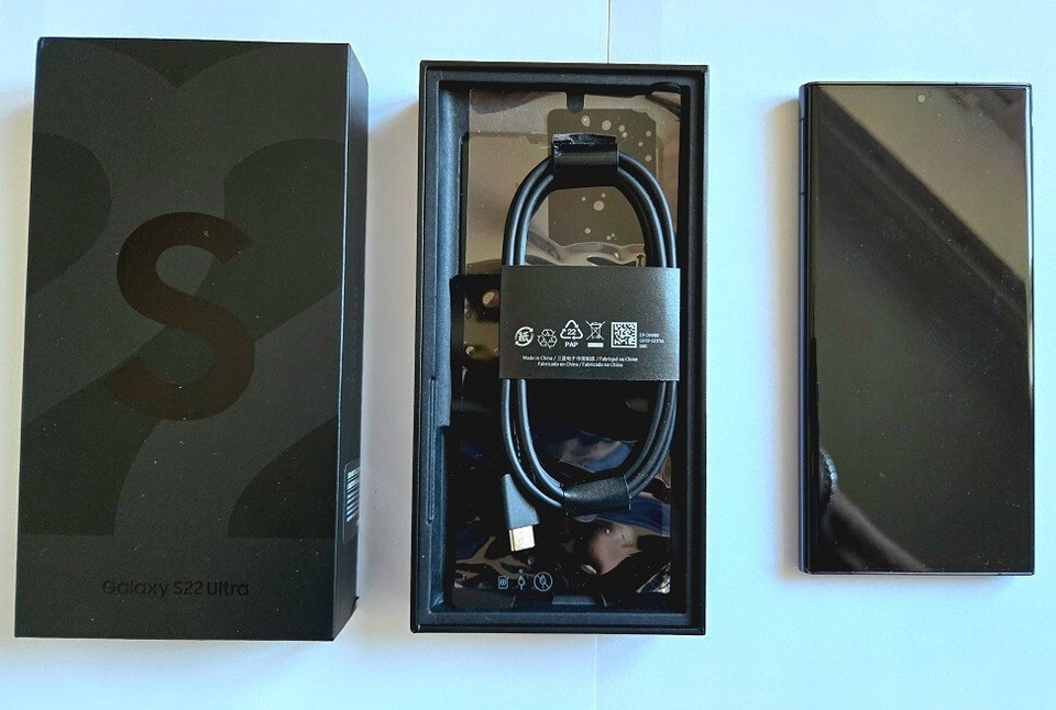 Samsung Galaxy S22 Ultra SMS908B/DS 256GB Phantom Black (Unlocked