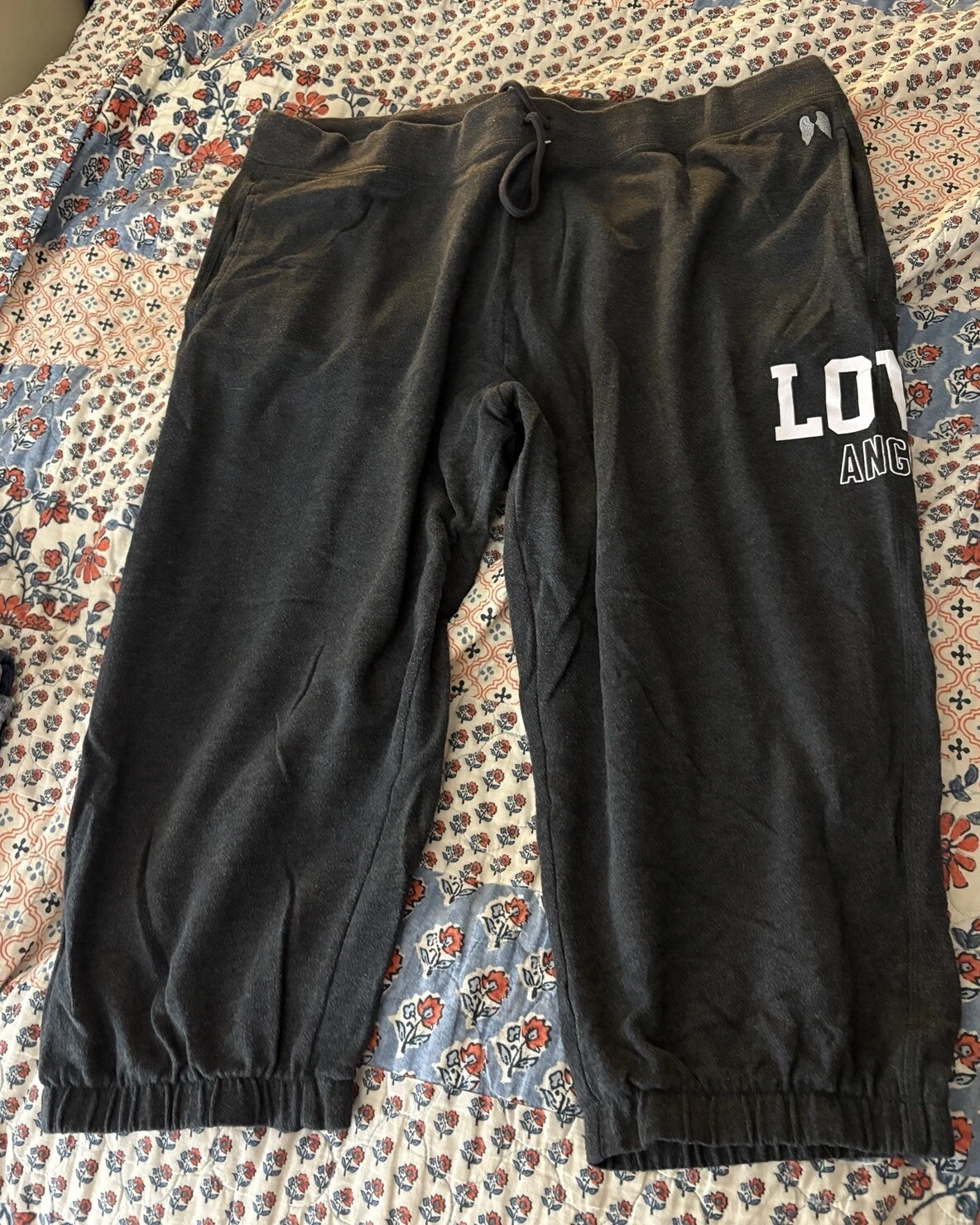 victoria-secret-vs love angel crop sweatpants