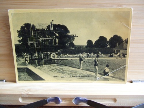 Collection of 26 Vintage Postcards from the UK - a lot of places! - Picture 2 of 24